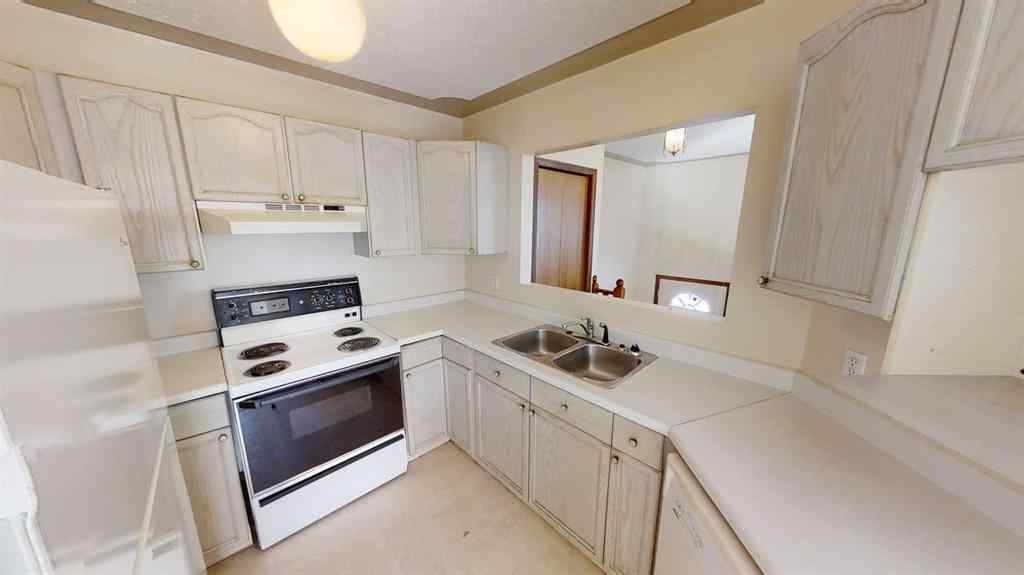 MLS® A2254299 - Unit #B 9406 100 Avenue  in Hillside Grande Prairie, Rental