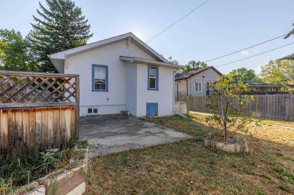MLS® A2254300 - 730 12A Street N in Senator Buchanan Lethbridge, Residential