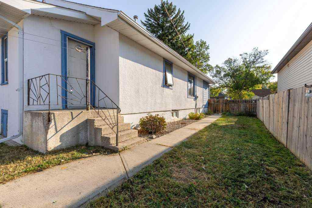 MLS® A2254300 - 730 12A Street N in Senator Buchanan Lethbridge, Residential