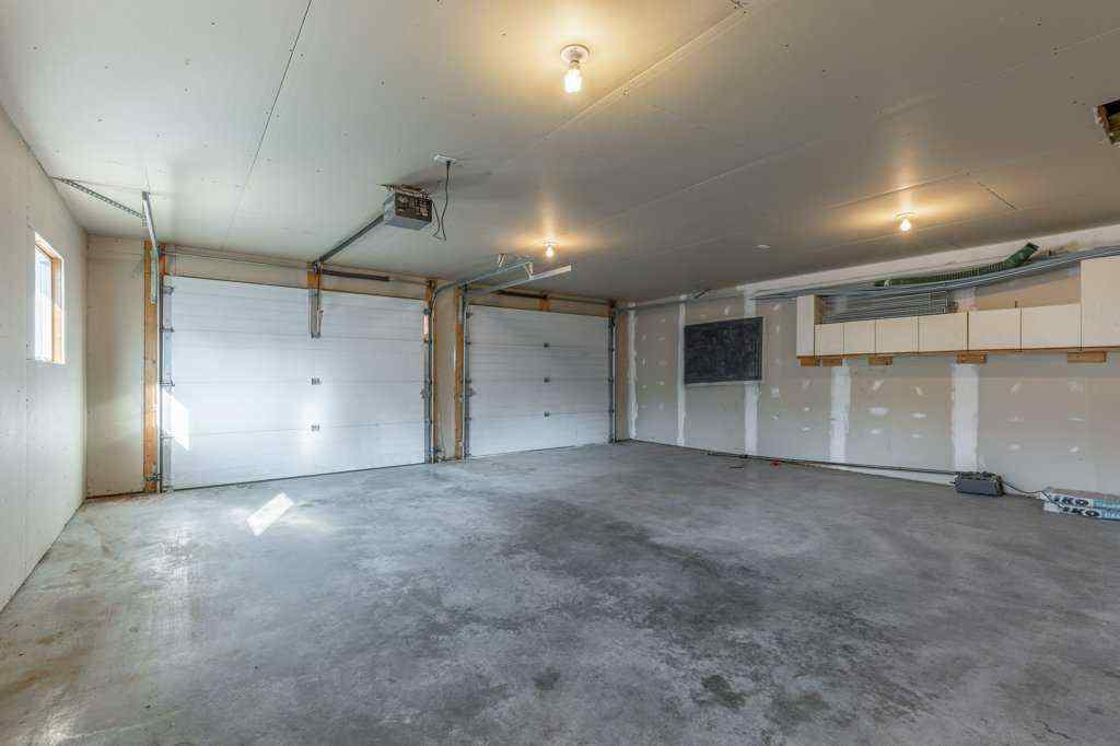 MLS® A2254300 - 730 12A Street N in Senator Buchanan Lethbridge, Residential