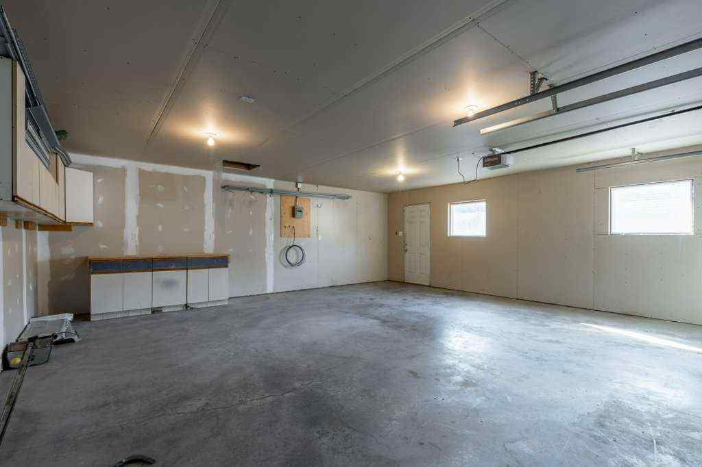 MLS® A2254300 - 730 12A Street N in Senator Buchanan Lethbridge, Residential