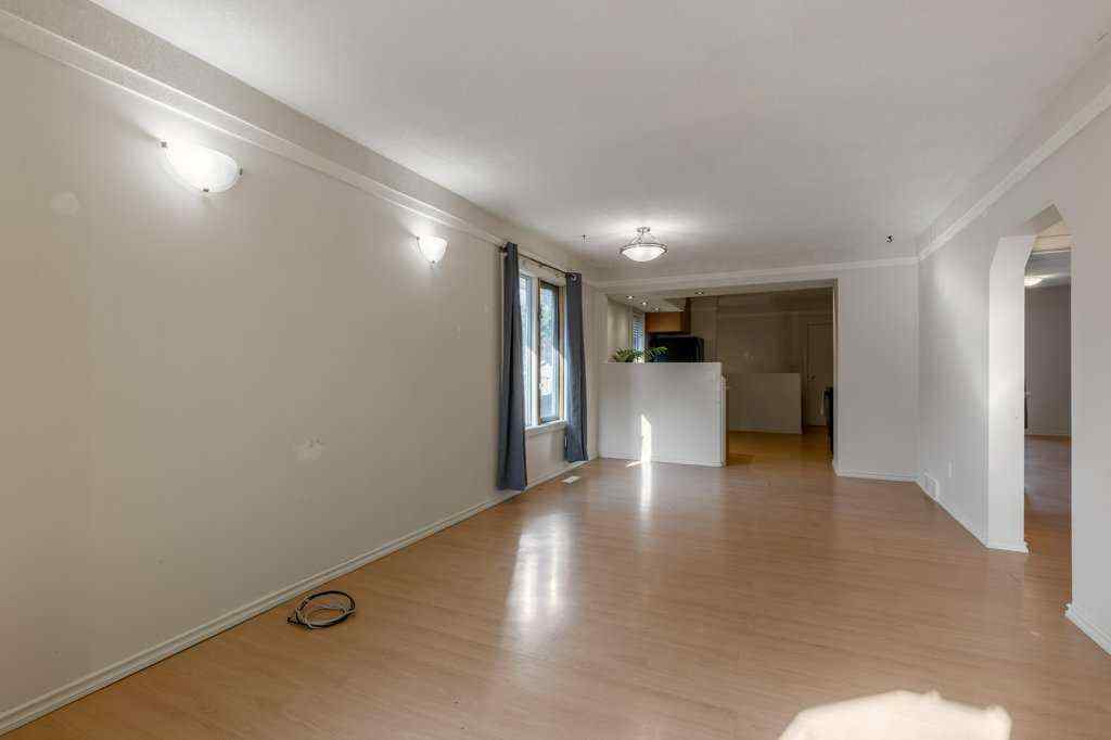 MLS® A2254300 - 730 12A Street N in Senator Buchanan Lethbridge, Residential