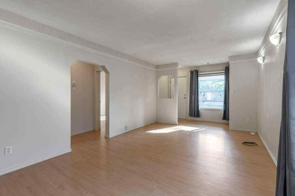 MLS® A2254300 - 730 12A Street N in Senator Buchanan Lethbridge, Residential