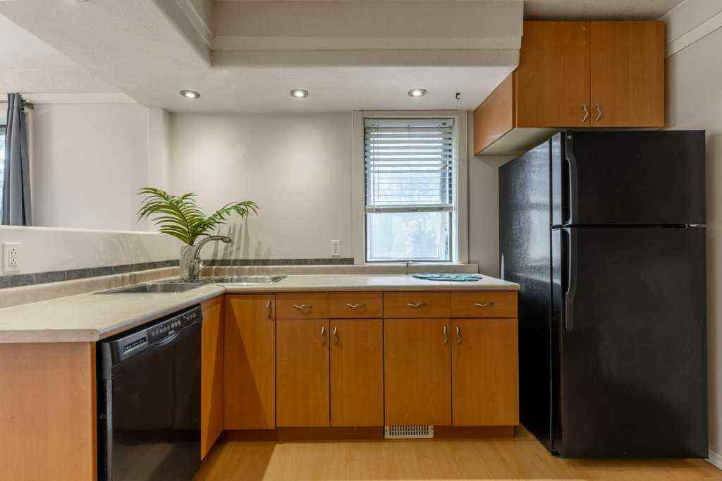 MLS® A2254300 - 730 12A Street N in Senator Buchanan Lethbridge, Residential