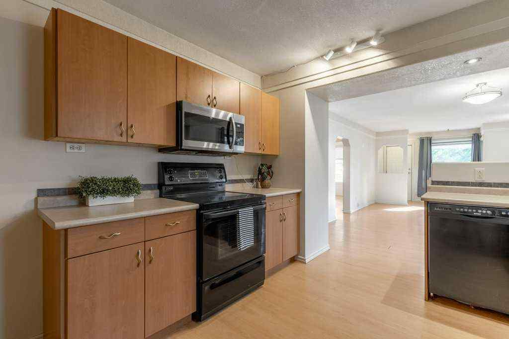 MLS® A2254300 - 730 12A Street N in Senator Buchanan Lethbridge, Residential