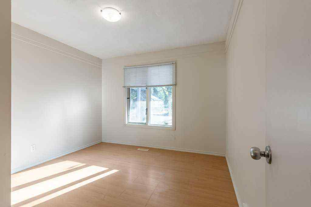 MLS® A2254300 - 730 12A Street N in Senator Buchanan Lethbridge, Residential