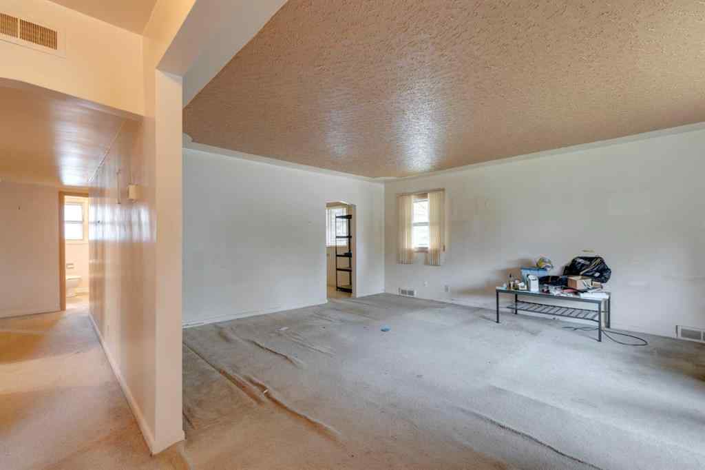 MLS® A2254308 - 2240 35 Street SW in Killarney/Glengarry Calgary, Residential