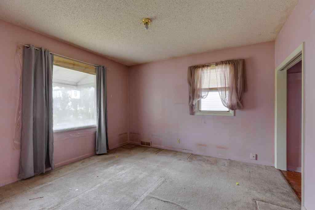 MLS® A2254308 - 2240 35 Street SW in Killarney/Glengarry Calgary, Residential