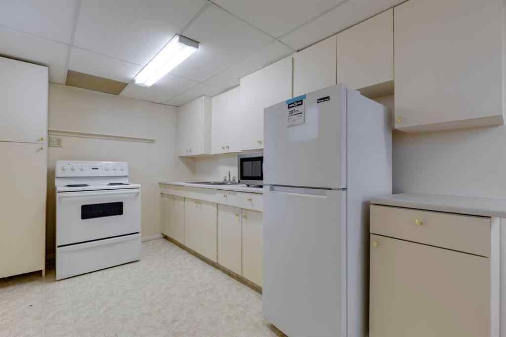 MLS® A2254308 - 2240 35 Street SW in Killarney/Glengarry Calgary, Residential