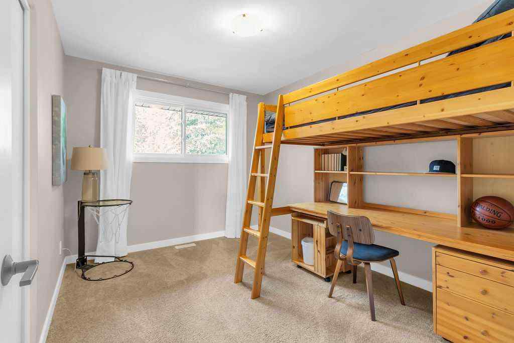 MLS® A2254312 - 212 Cedarille Green SW in Cedarbrae Calgary, Residential