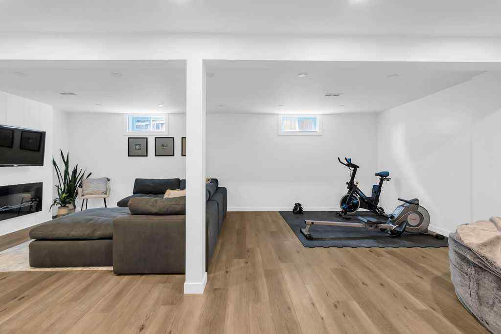 MLS® A2254312 - 212 Cedarille Green SW in Cedarbrae Calgary, Residential
