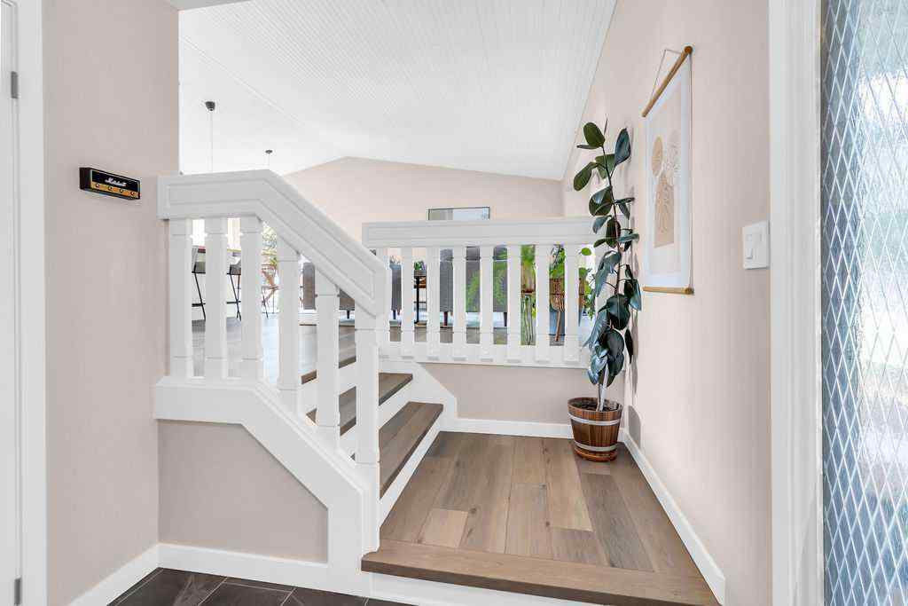 MLS® A2254312 - 212 Cedarille Green SW in Cedarbrae Calgary, Residential