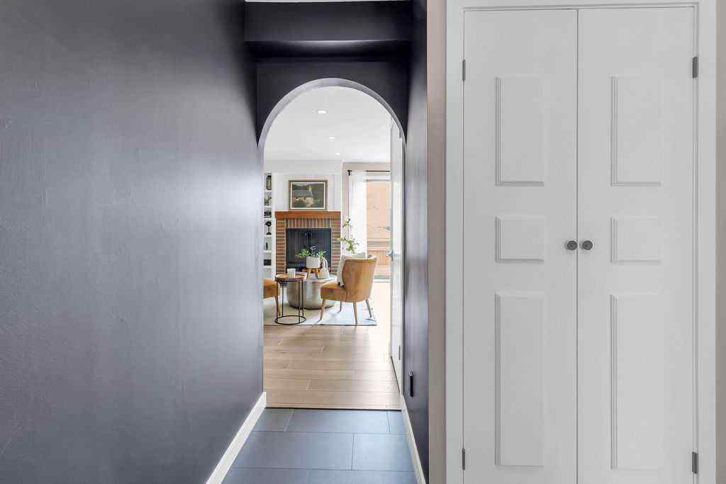 MLS® A2254312 - 212 Cedarille Green SW in Cedarbrae Calgary, Residential