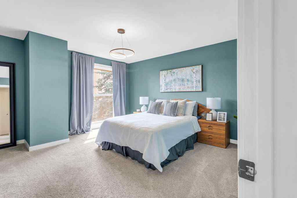 MLS® A2254312 - 212 Cedarille Green SW in Cedarbrae Calgary, Residential