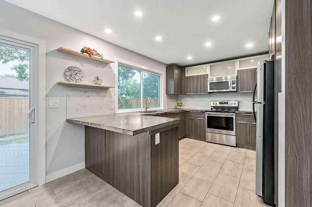 MLS® A2254317 - 31 Castlebrook Road NE in Castleridge Calgary, Residential