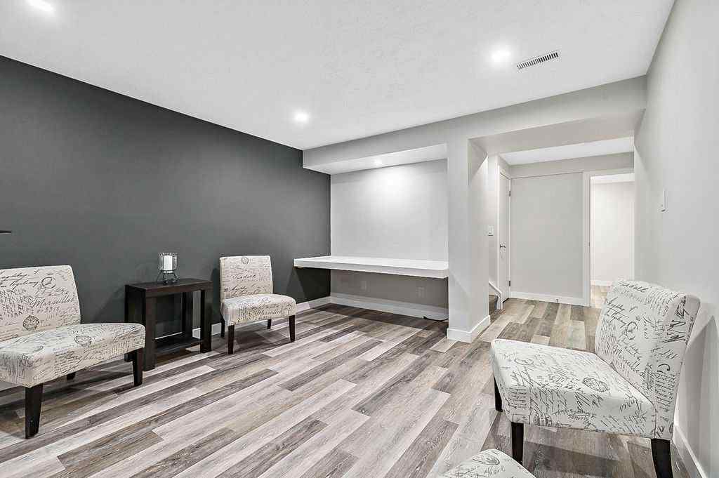 MLS® A2254317 - 31 Castlebrook Road NE in Castleridge Calgary, Residential