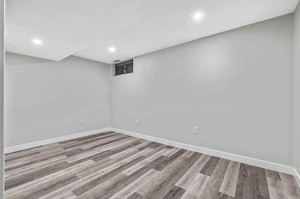 MLS® A2254317 - 31 Castlebrook Road NE in Castleridge Calgary, Residential