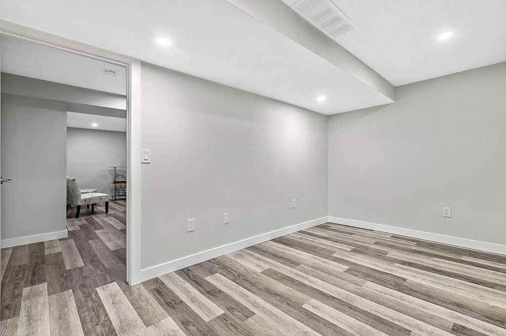 MLS® A2254317 - 31 Castlebrook Road NE in Castleridge Calgary, Residential