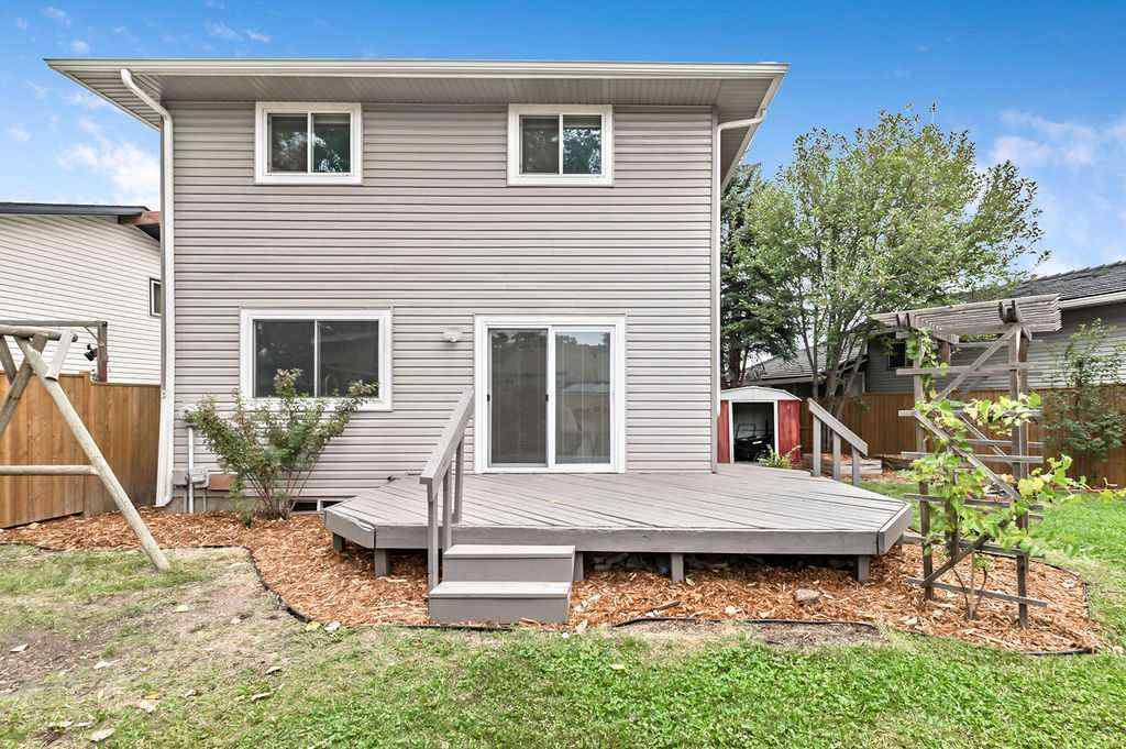 MLS® A2254317 - 31 Castlebrook Road NE in Castleridge Calgary, Residential