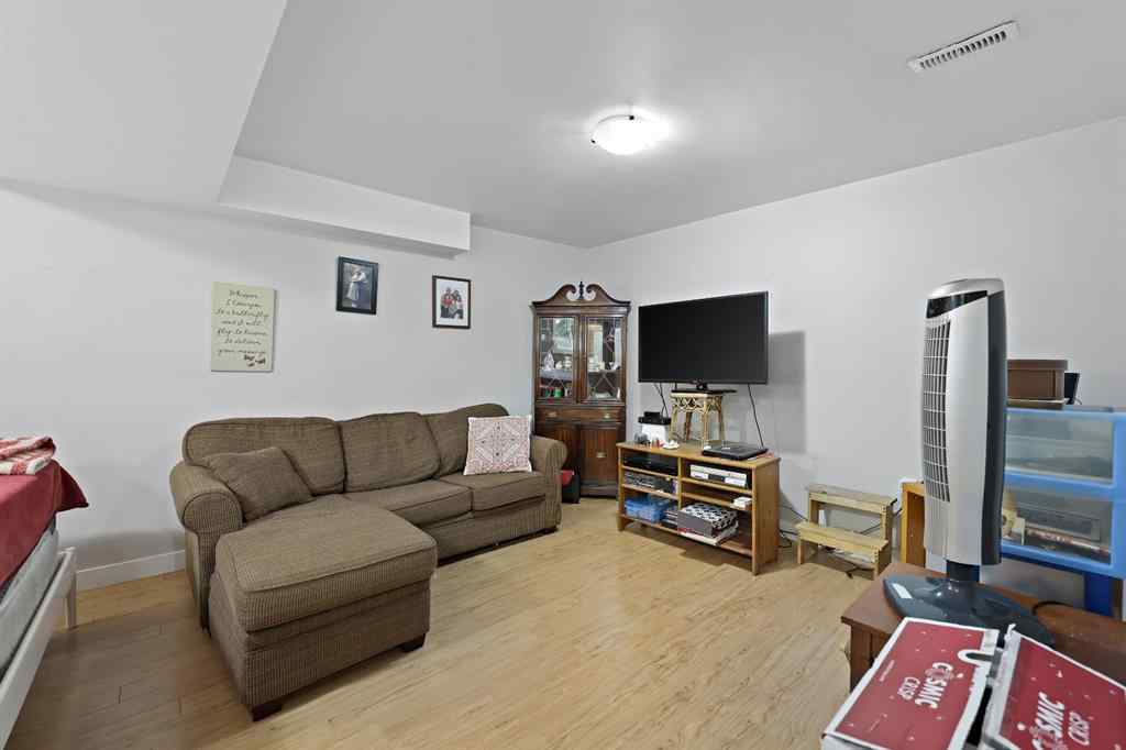 MLS® A2254325 - 7132 & 7130 35 Avenue NW in Bowness Calgary, Residential