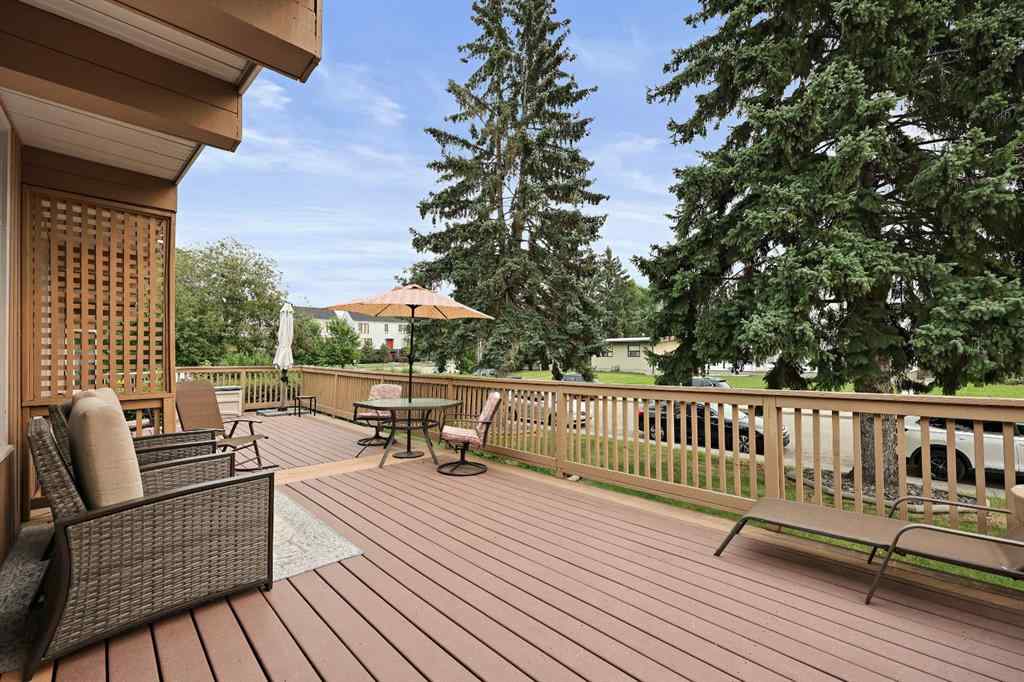 MLS® A2254325 - 7132 & 7130 35 Avenue NW in Bowness Calgary, Residential