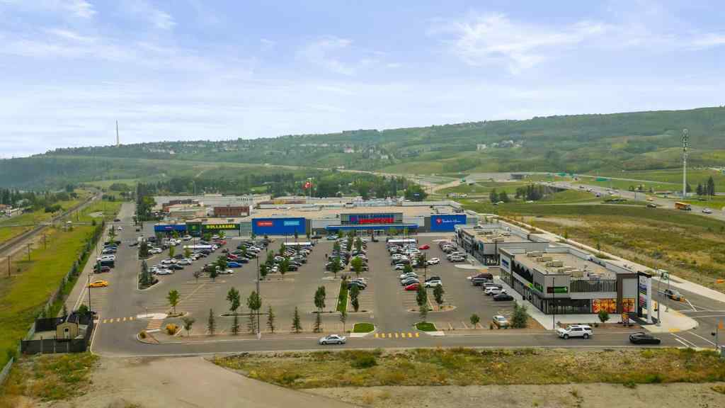MLS® A2254325 - 7132 & 7130 35 Avenue NW in Bowness Calgary, Residential