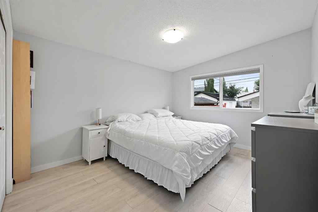 MLS® A2254325 - 7132 & 7130 35 Avenue NW in Bowness Calgary, Residential