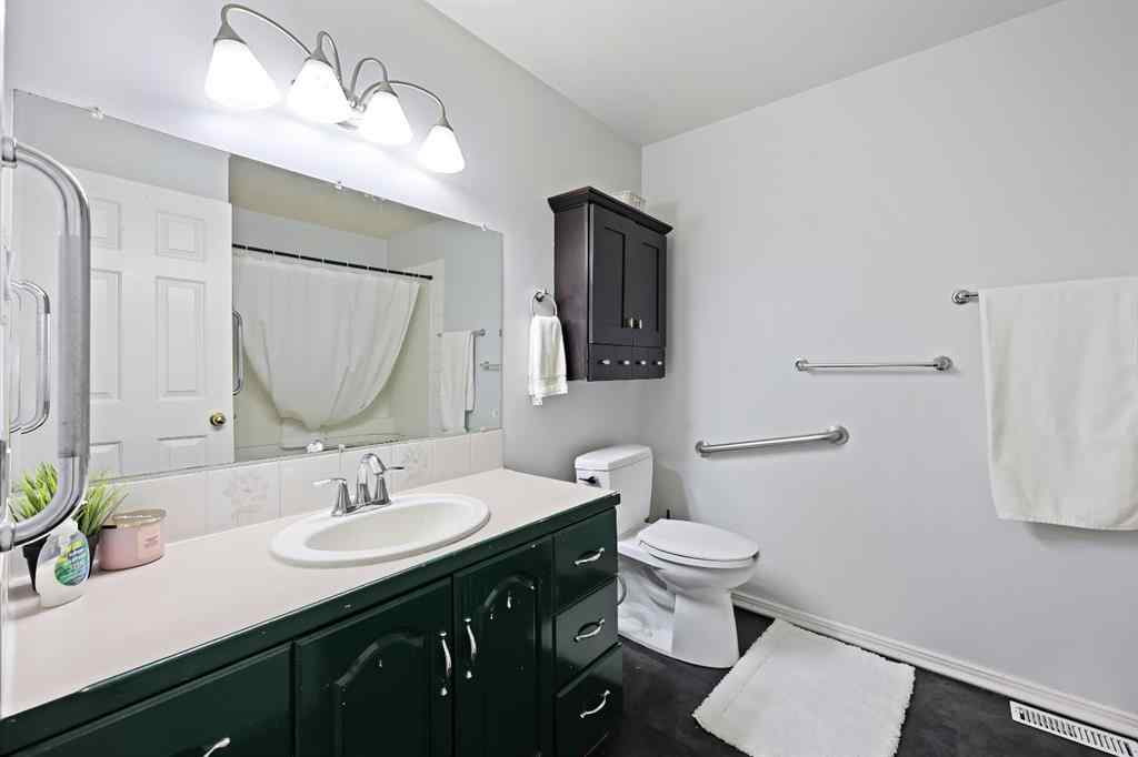 MLS® A2254325 - 7132 & 7130 35 Avenue NW in Bowness Calgary, Residential