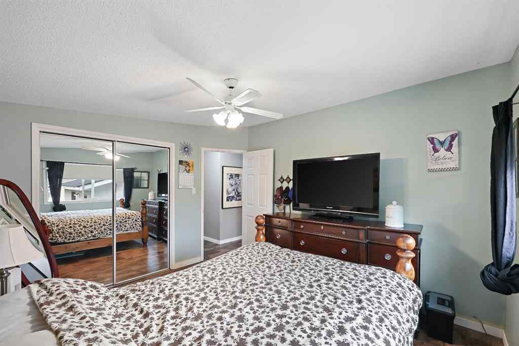 MLS® A2254325 - 7132 & 7130 35 Avenue NW in Bowness Calgary, Residential
