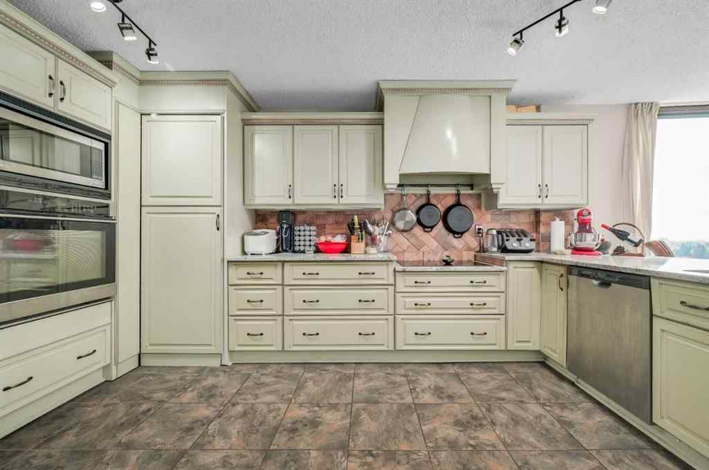 MLS® A2254334 - Unit #292 20 Coachway Road SW in Coach Hill Calgary, Residential