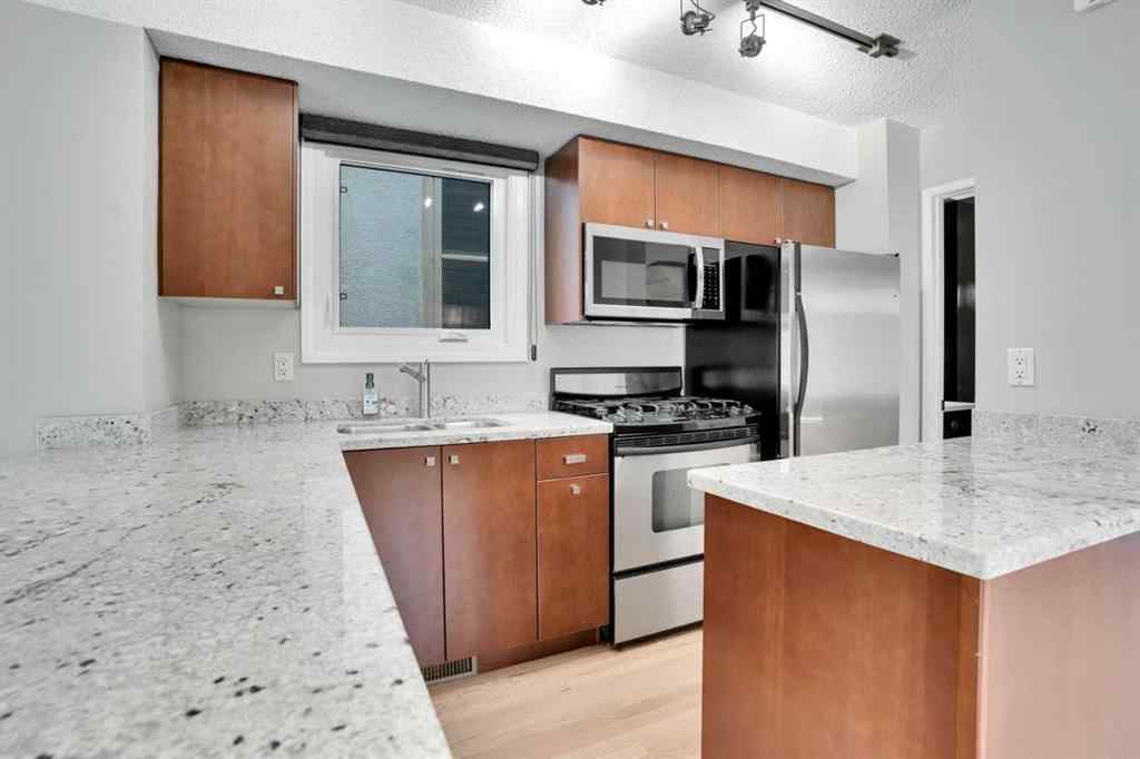 MLS® A2254337 - 524 21 Avenue NW in Mount Pleasant Calgary, Residential