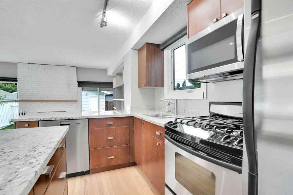 MLS® A2254337 - 524 21 Avenue NW in Mount Pleasant Calgary, Residential