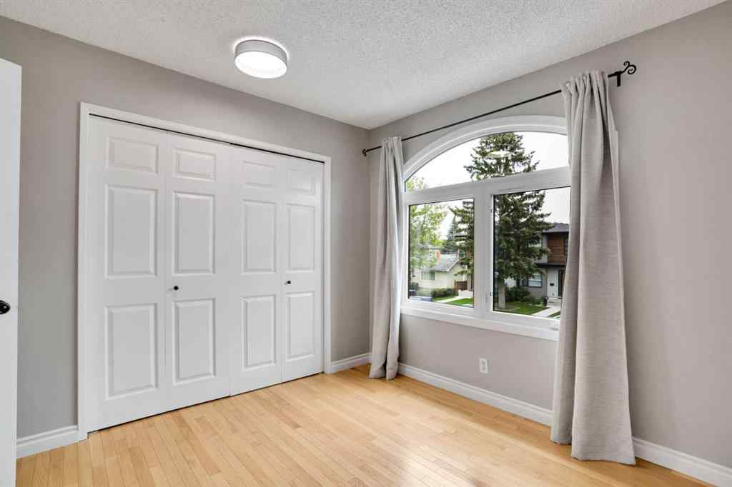 MLS® A2254337 - 524 21 Avenue NW in Mount Pleasant Calgary, Residential