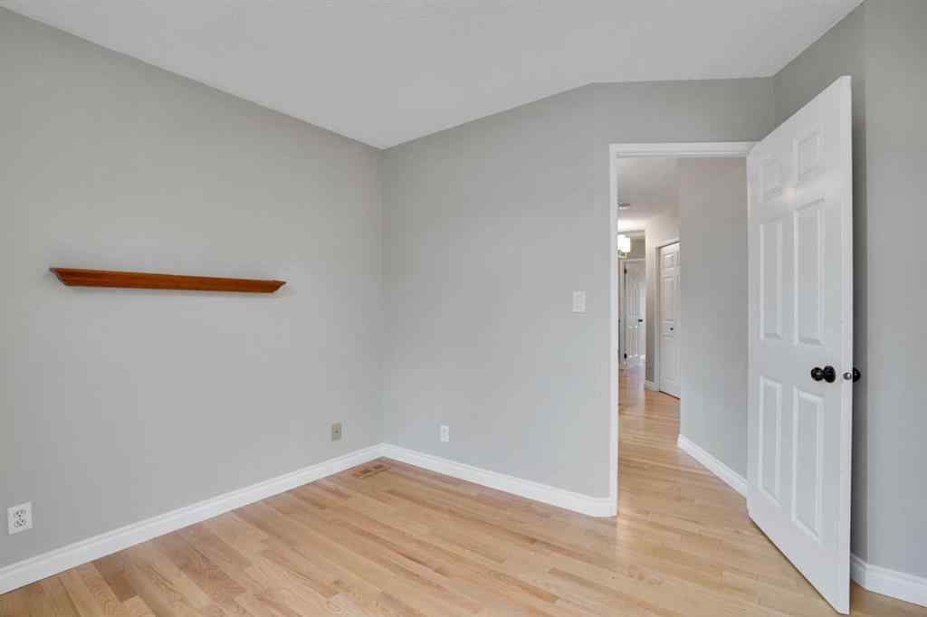 MLS® A2254337 - 524 21 Avenue NW in Mount Pleasant Calgary, Residential