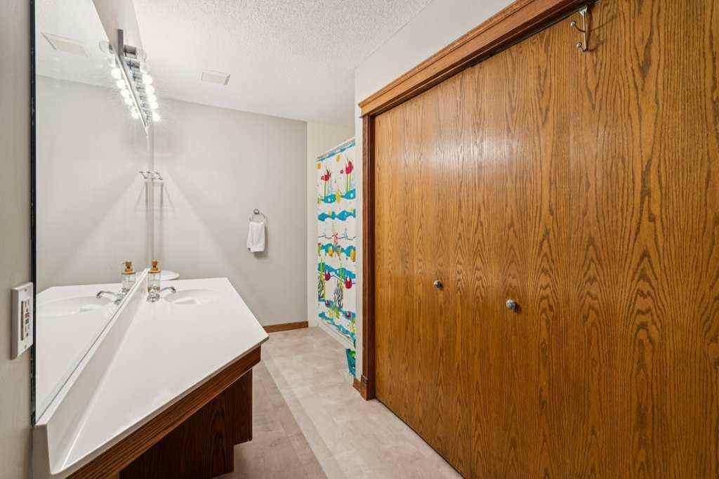 MLS® A2254350 - 59 Sandringham Close NW in Sandstone Valley Calgary, Residential