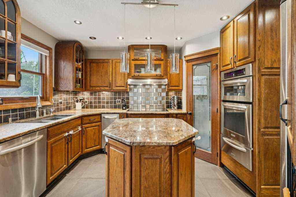 MLS® A2254350 - 59 Sandringham Close NW in Sandstone Valley Calgary, Residential