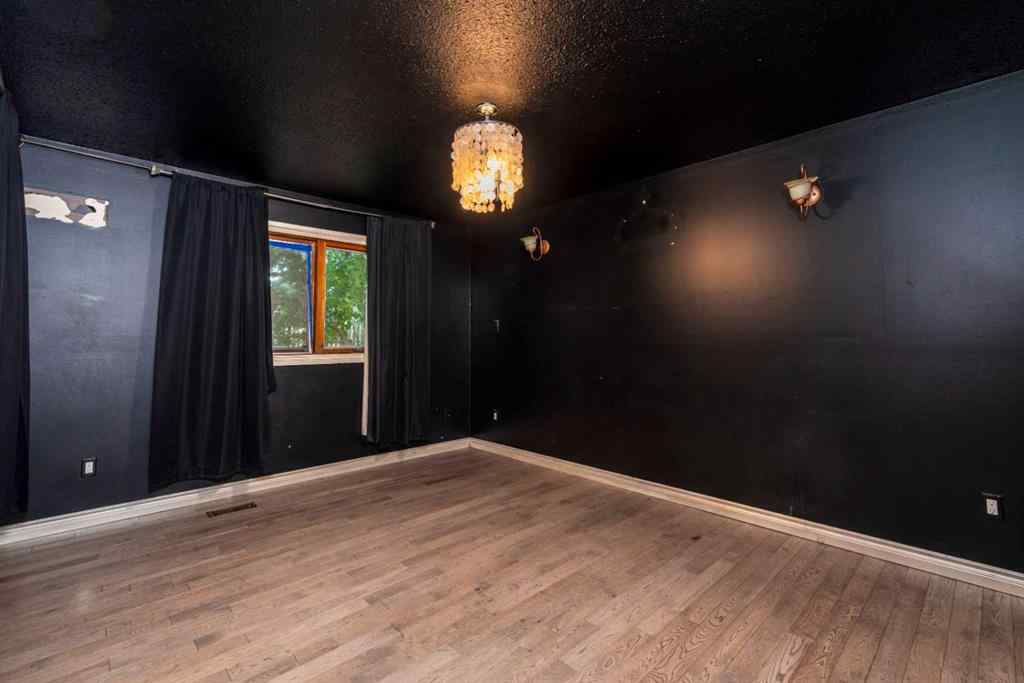 MLS® A2254363 - 5211 26 Street  in Steele Heights Lloydminster, Residential