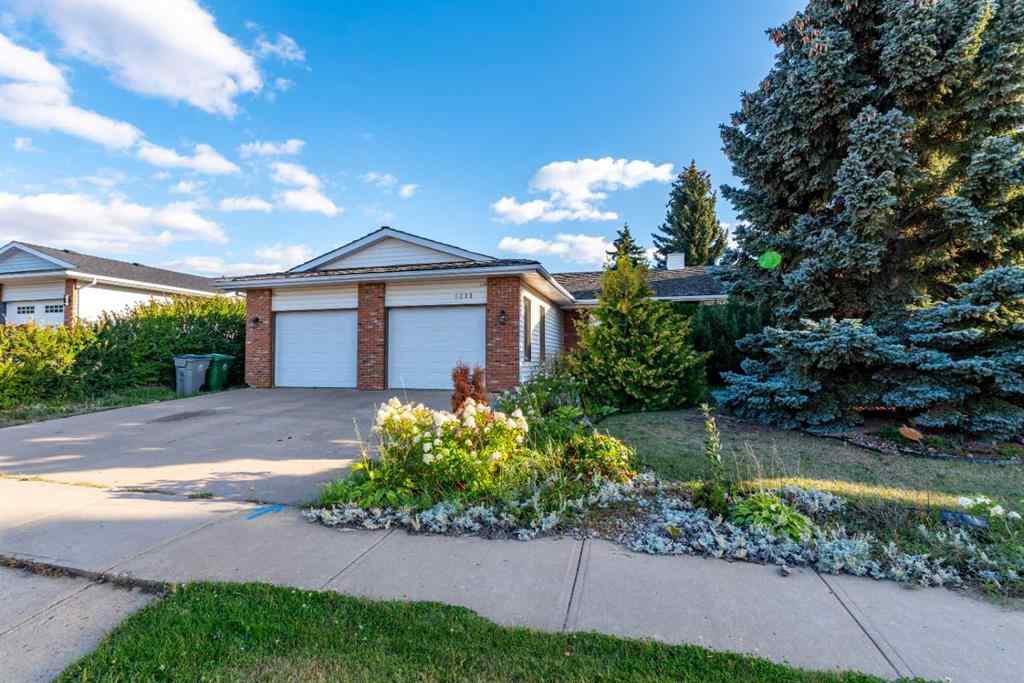 MLS® A2254363 - 5211 26 Street  in Steele Heights Lloydminster, Residential