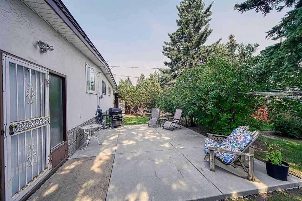MLS® A2254364 - 10212 8 Street SW in Southwood Calgary, Residential