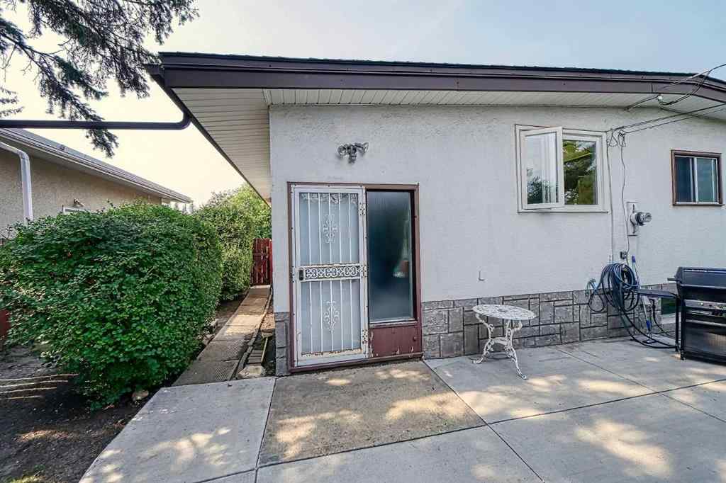 MLS® A2254364 - 10212 8 Street SW in Southwood Calgary, Residential