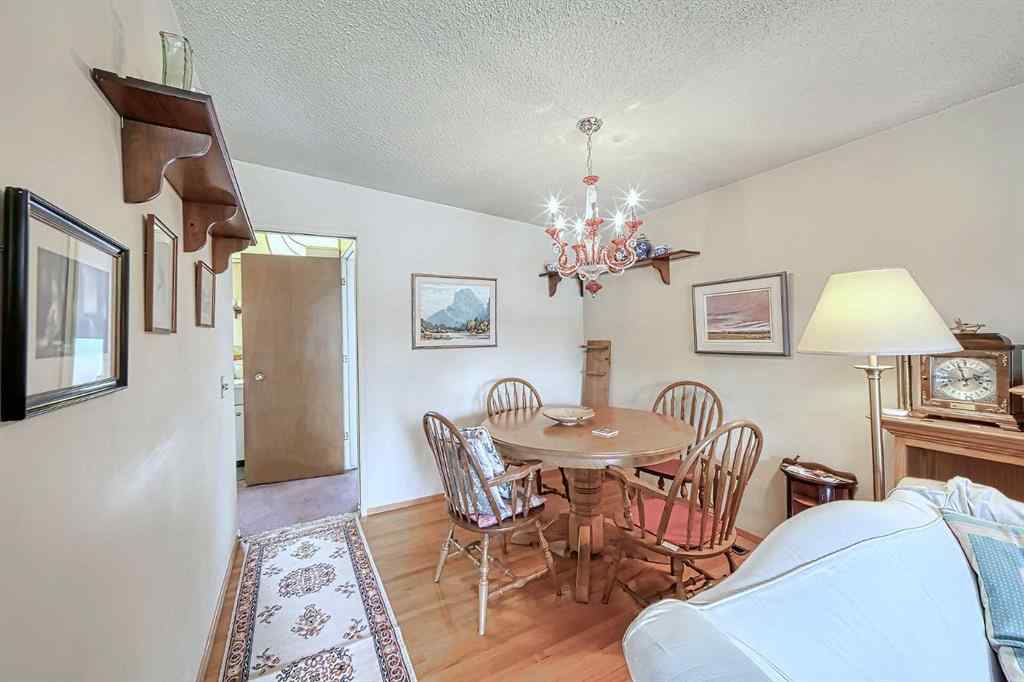 MLS® A2254364 - 10212 8 Street SW in Southwood Calgary, Residential