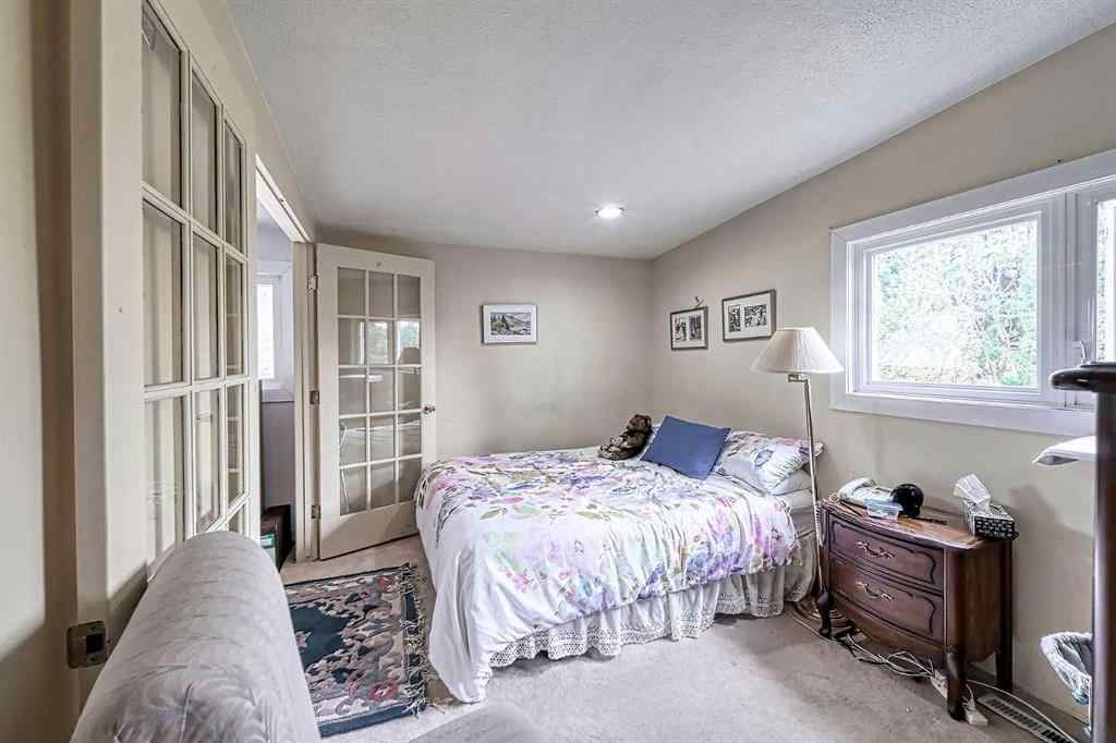 MLS® A2254364 - 10212 8 Street SW in Southwood Calgary, Residential