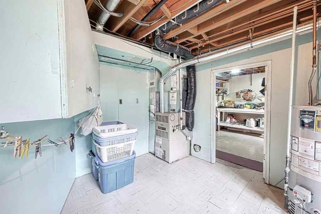 MLS® A2254364 - 10212 8 Street SW in Southwood Calgary, Residential