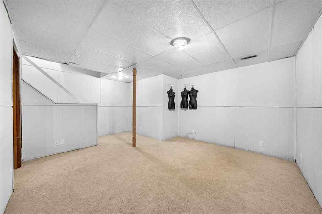 MLS® A2254395 - 61 Falmere Way NE in Falconridge Calgary, Residential