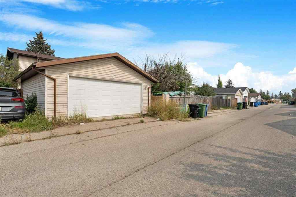 MLS® A2254395 - 61 Falmere Way NE in Falconridge Calgary, Residential