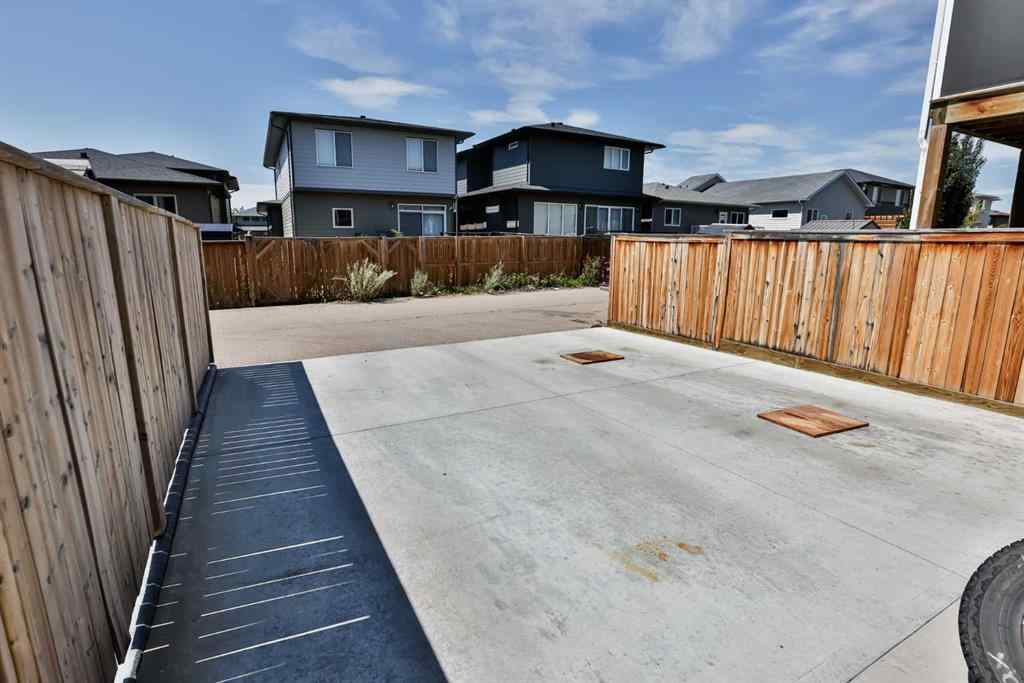 MLS® A2254397 - 526 Devonia Road W in The Crossings Lethbridge, Residential