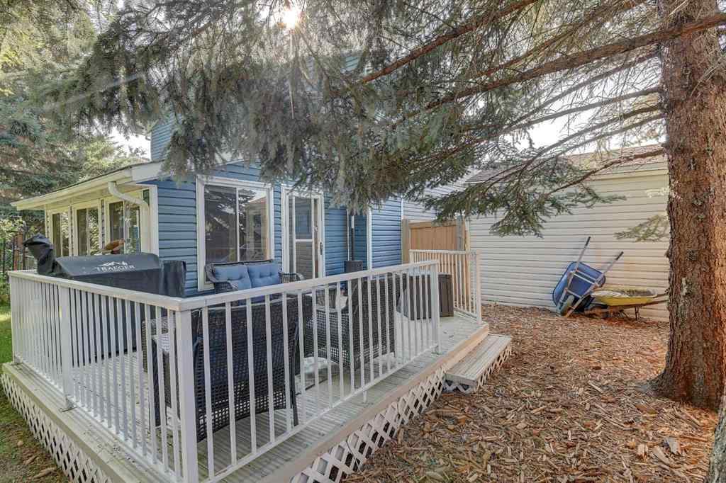 MLS® A2254398 - 6102 93 A Street  in Country Club Estates Grande Prairie, Residential