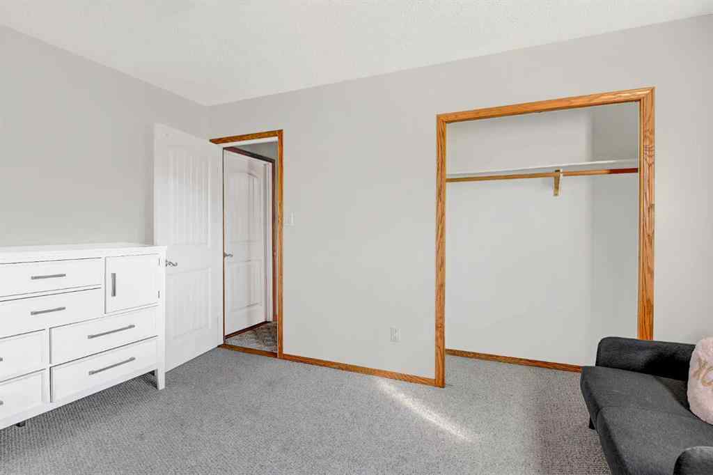 MLS® A2254398 - 6102 93 A Street  in Country Club Estates Grande Prairie, Residential