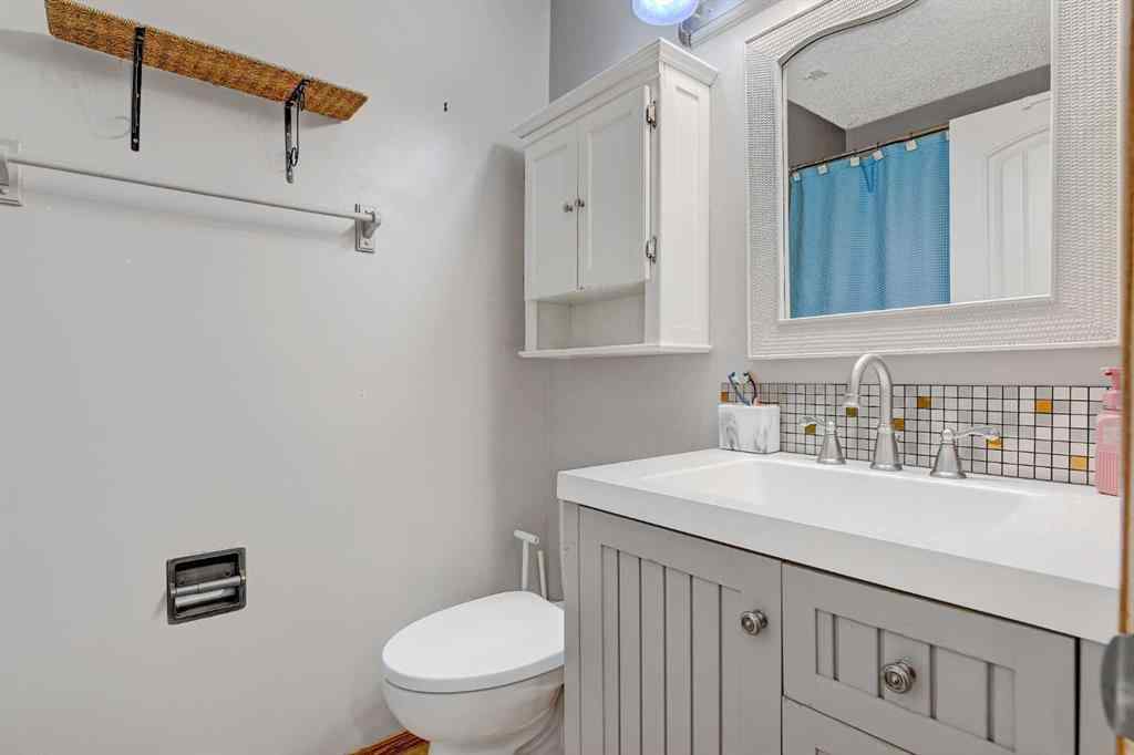 MLS® A2254398 - 6102 93 A Street  in Country Club Estates Grande Prairie, Residential