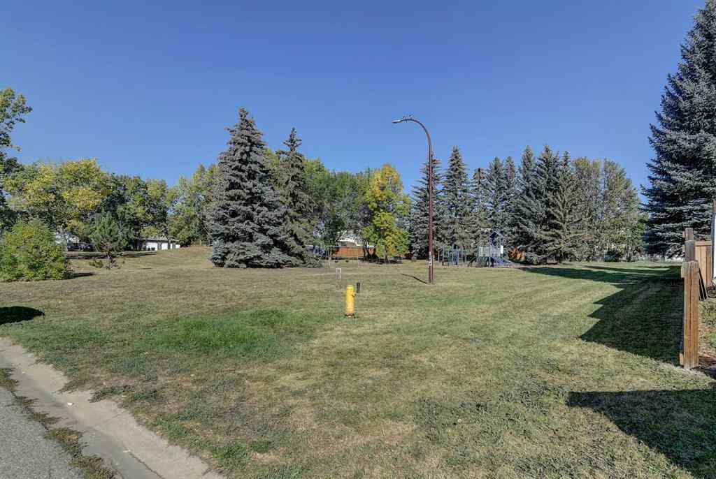MLS® A2254398 - 6102 93 A Street  in Country Club Estates Grande Prairie, Residential